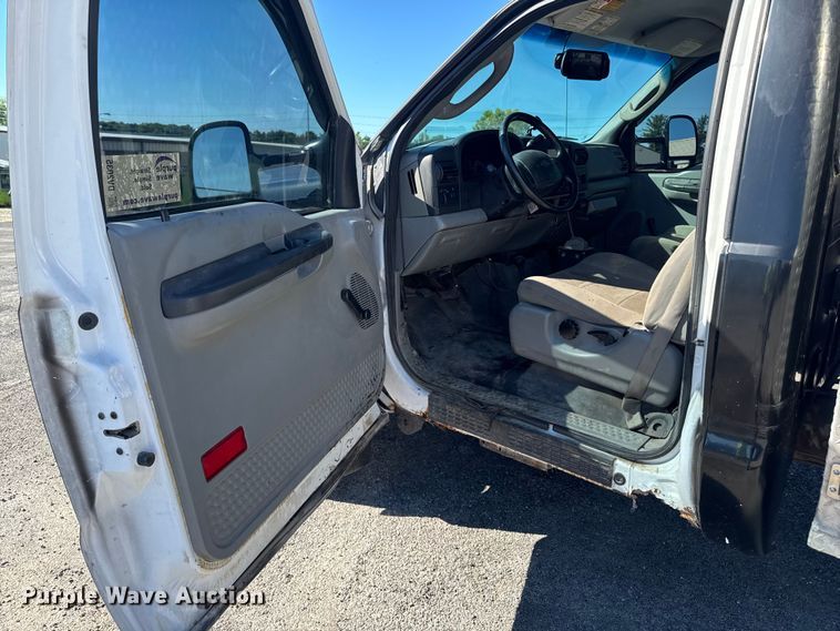 image for item DV2035 2007 Ford F550 Super Duty dump truck