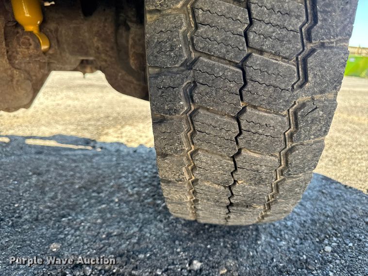 image for item DV2035 2007 Ford F550 Super Duty dump truck
