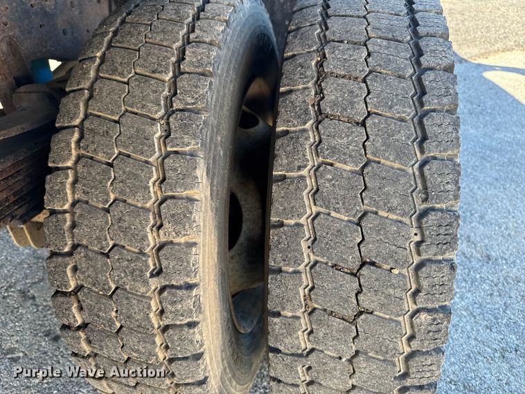 image for item DV2035 2007 Ford F550 Super Duty dump truck