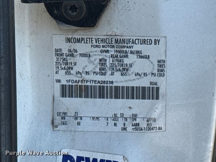 image for item DV2035 2007 Ford F550 Super Duty dump truck