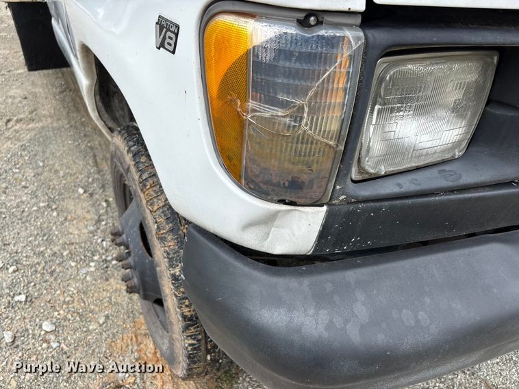 image for item DV4363 1999 Ford E350 box truck