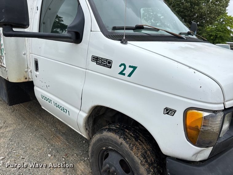 image for item DV4363 1999 Ford E350 box truck