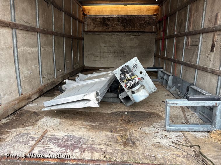 image for item DV4363 1999 Ford E350 box truck
