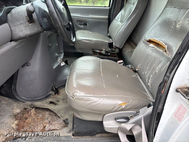 image for item DV4363 1999 Ford E350 box truck