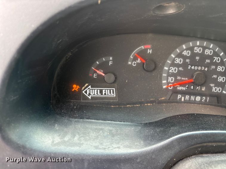 image for item DV4363 1999 Ford E350 box truck