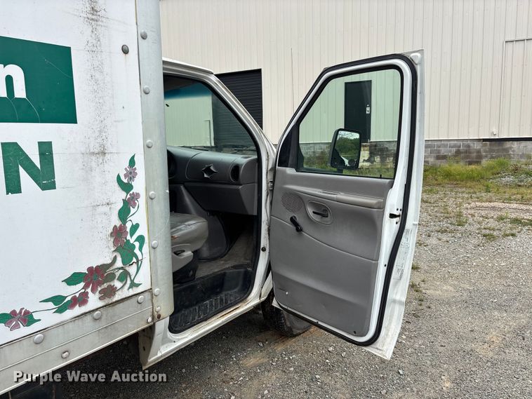 image for item DV4363 1999 Ford E350 box truck