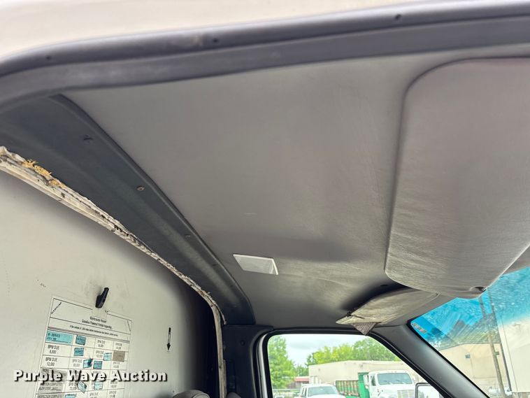 image for item DV4363 1999 Ford E350 box truck