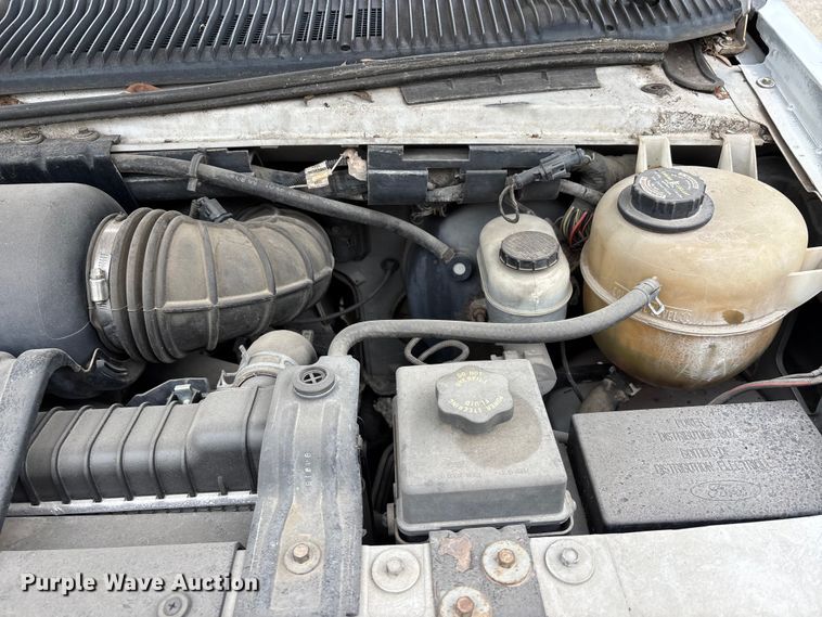 image for item DV4363 1999 Ford E350 box truck