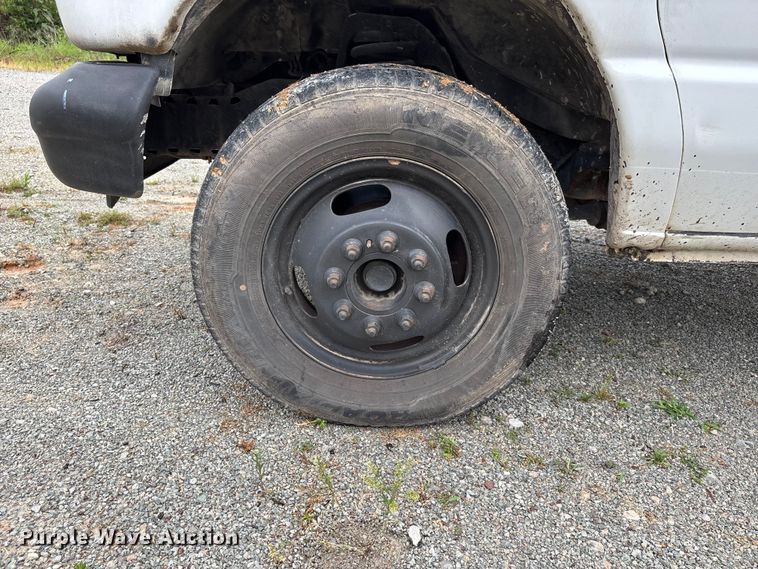 image for item DV4363 1999 Ford E350 box truck