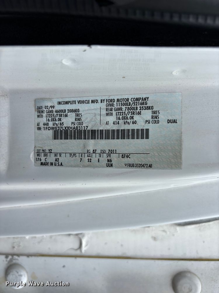 image for item DV4363 1999 Ford E350 box truck