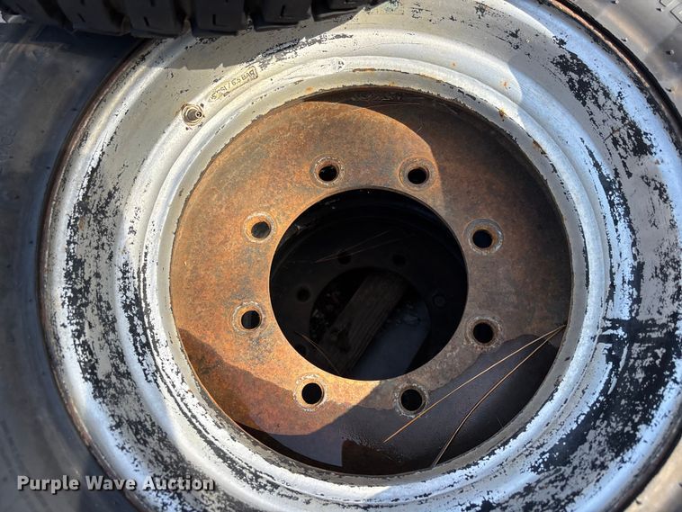 image for item DV7254 (5) 33x16-500 tires and wheels