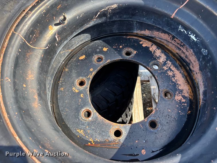 image for item DV7254 (5) 33x16-500 tires and wheels