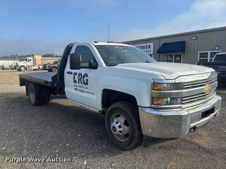 image for item DV7257 2016 Chevrolet Silverado 3500HD flatbed pickup truck