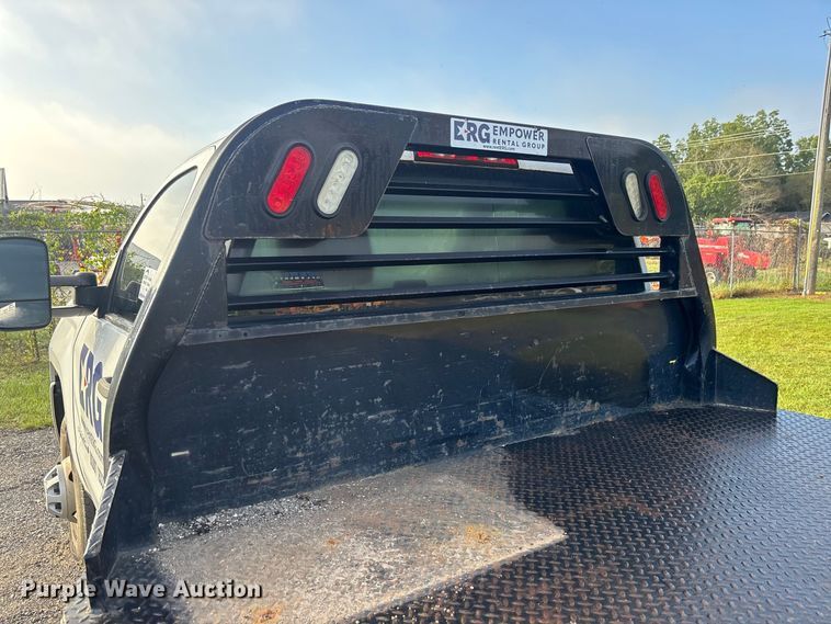 image for item DV7257 2016 Chevrolet Silverado 3500HD flatbed pickup truck