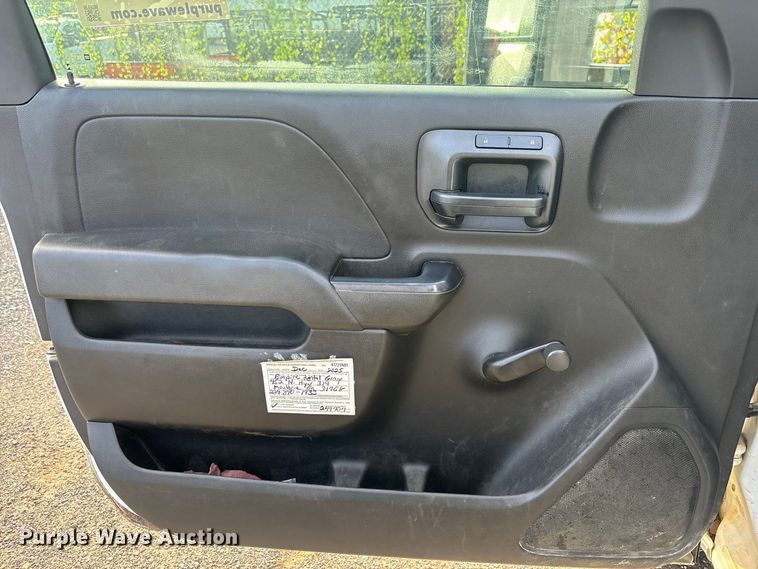 image for item DV7257 2016 Chevrolet Silverado 3500HD flatbed pickup truck