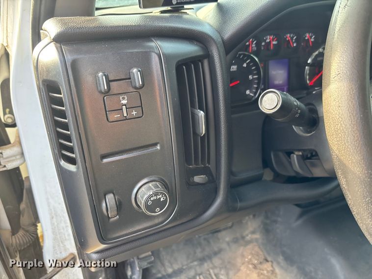 image for item DV7257 2016 Chevrolet Silverado 3500HD flatbed pickup truck