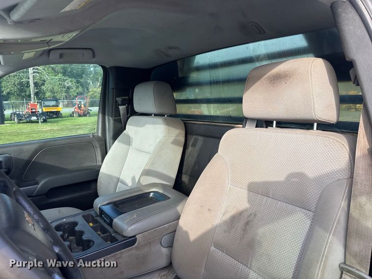 image for item DV7257 2016 Chevrolet Silverado 3500HD flatbed pickup truck