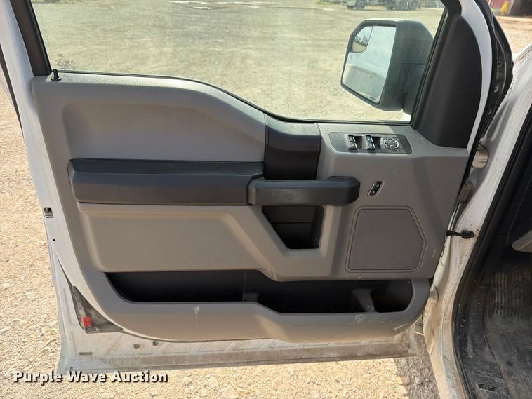 image for item DV8526 2019 Ford F150 Ext. Cab pickup truck