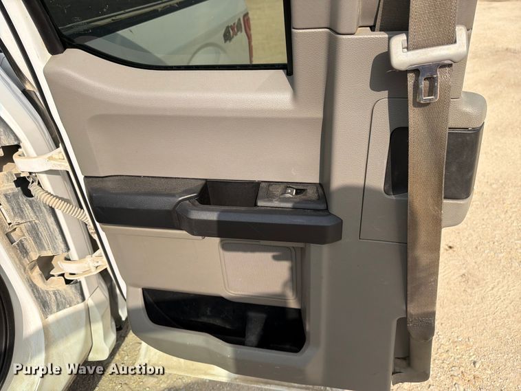 image for item DV8526 2019 Ford F150 Ext. Cab pickup truck