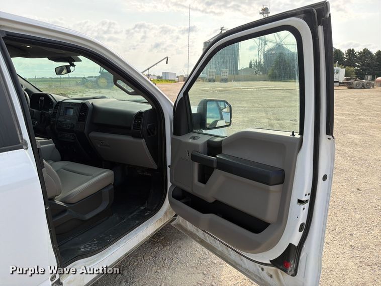 image for item DV8526 2019 Ford F150 Ext. Cab pickup truck
