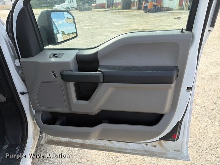 image for item DV8526 2019 Ford F150 Ext. Cab pickup truck
