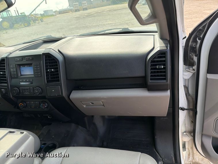 image for item DV8526 2019 Ford F150 Ext. Cab pickup truck