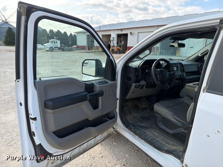 image for item DV8527 2019 Ford F150 Ext. Cab pickup truck