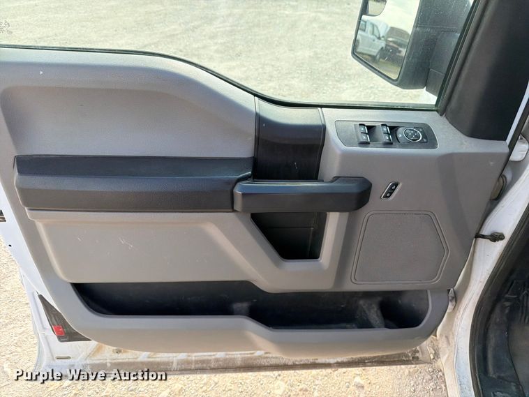 image for item DV8527 2019 Ford F150 Ext. Cab pickup truck