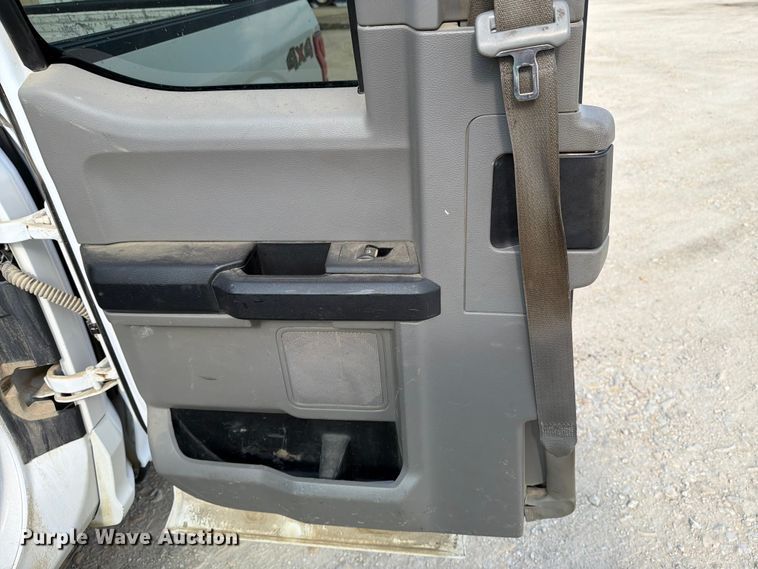 image for item DV8527 2019 Ford F150 Ext. Cab pickup truck