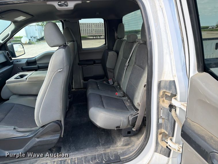 image for item DV8527 2019 Ford F150 Ext. Cab pickup truck