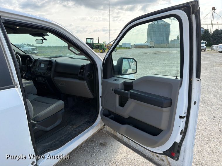 image for item DV8527 2019 Ford F150 Ext. Cab pickup truck