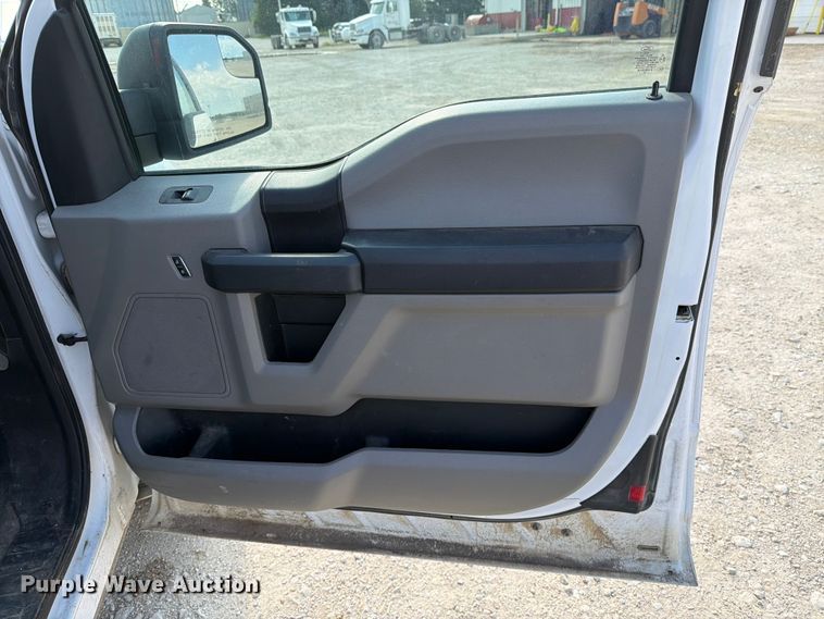 image for item DV8527 2019 Ford F150 Ext. Cab pickup truck
