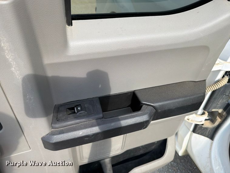 image for item DV8527 2019 Ford F150 Ext. Cab pickup truck