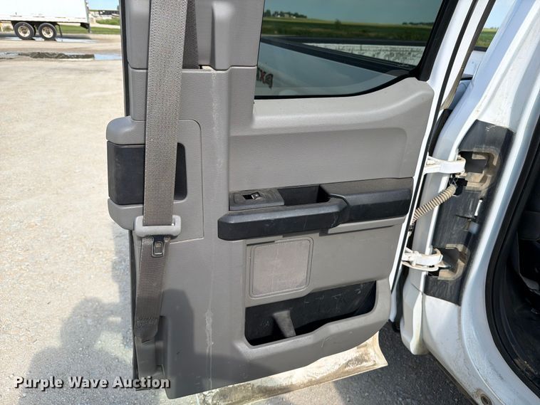 image for item DV8527 2019 Ford F150 Ext. Cab pickup truck