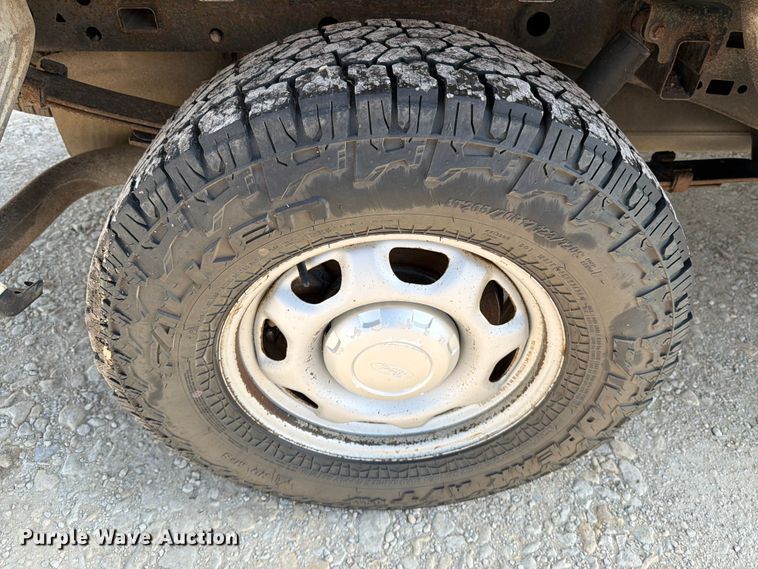 image for item DV8527 2019 Ford F150 Ext. Cab pickup truck