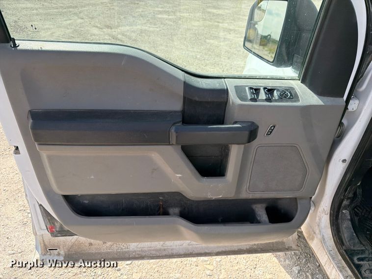 image for item DV8528 2019 Ford F150 Ext. Cab pickup truck