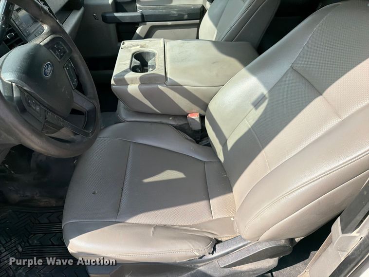 image for item DV8528 2019 Ford F150 Ext. Cab pickup truck