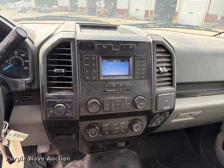 image for item DV8528 2019 Ford F150 Ext. Cab pickup truck