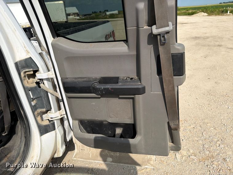 image for item DV8528 2019 Ford F150 Ext. Cab pickup truck