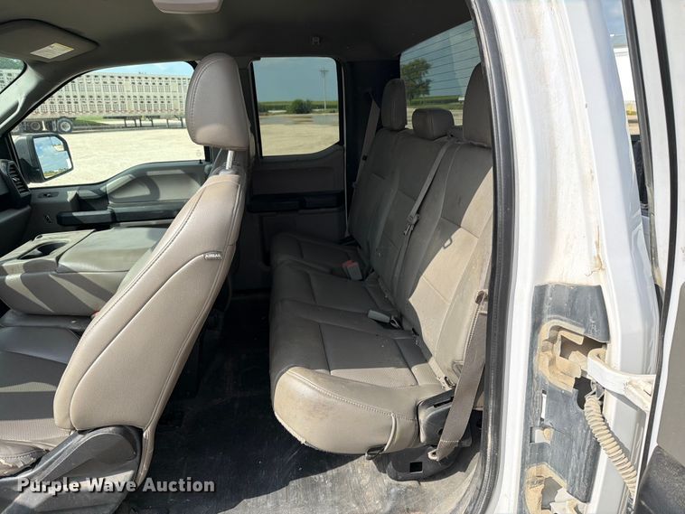 image for item DV8528 2019 Ford F150 Ext. Cab pickup truck