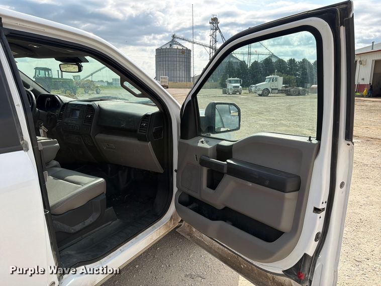 image for item DV8528 2019 Ford F150 Ext. Cab pickup truck