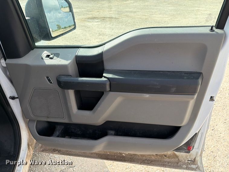 image for item DV8528 2019 Ford F150 Ext. Cab pickup truck