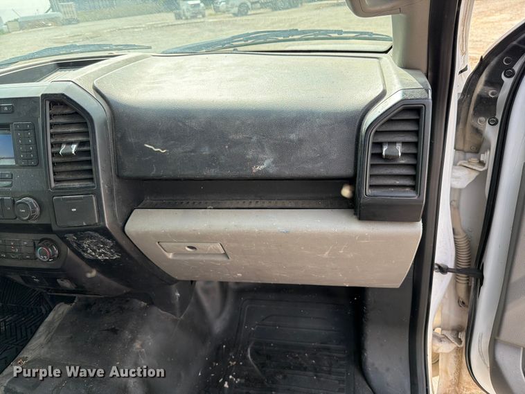 image for item DV8528 2019 Ford F150 Ext. Cab pickup truck