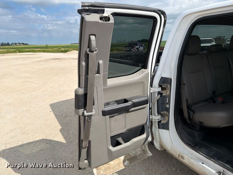 image for item DV8528 2019 Ford F150 Ext. Cab pickup truck