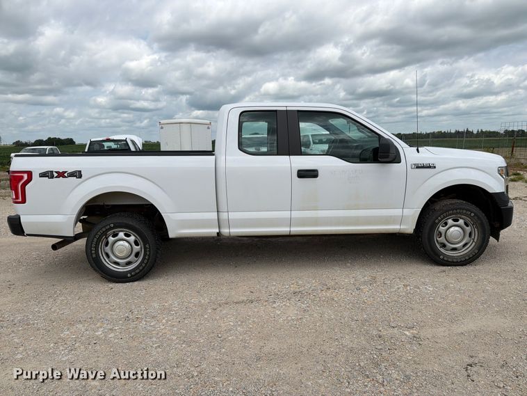 image for item DV8529 2016 Ford F150 Ext. Cab pickup truck