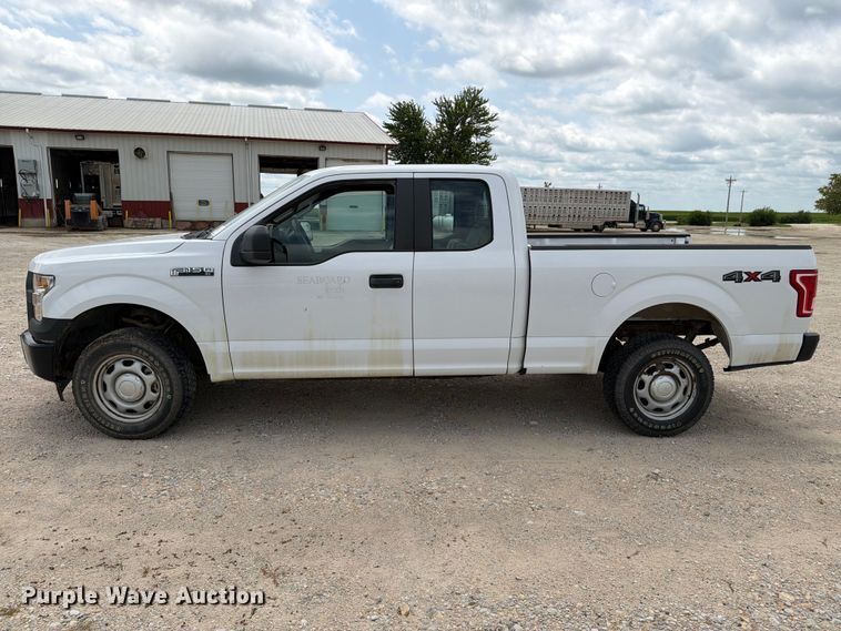 image for item DV8529 2016 Ford F150 Ext. Cab pickup truck