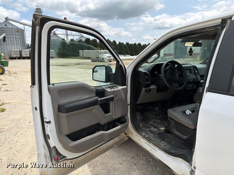 image for item DV8529 2016 Ford F150 Ext. Cab pickup truck
