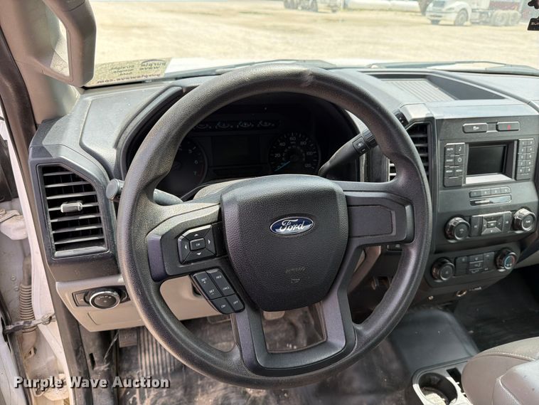 image for item DV8529 2016 Ford F150 Ext. Cab pickup truck