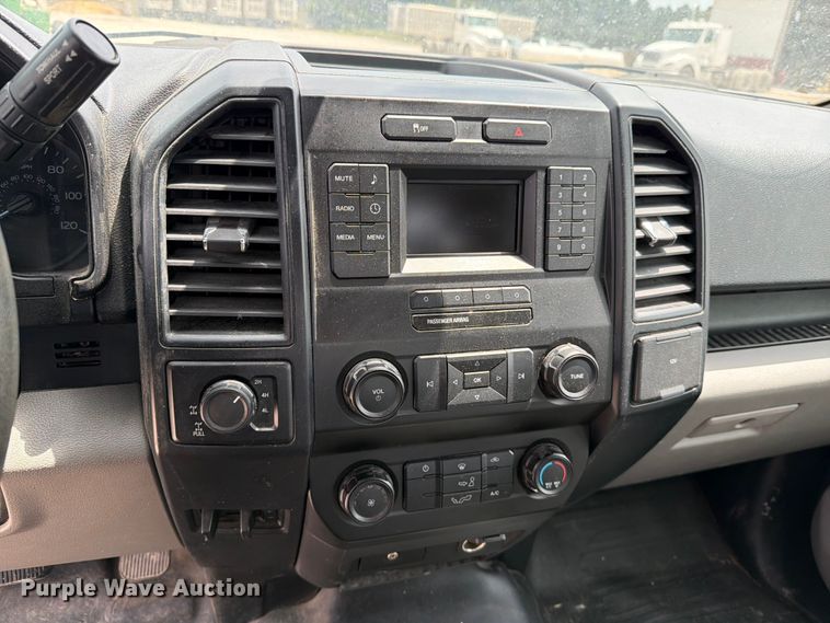 image for item DV8529 2016 Ford F150 Ext. Cab pickup truck