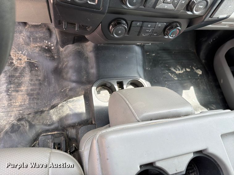 image for item DV8529 2016 Ford F150 Ext. Cab pickup truck
